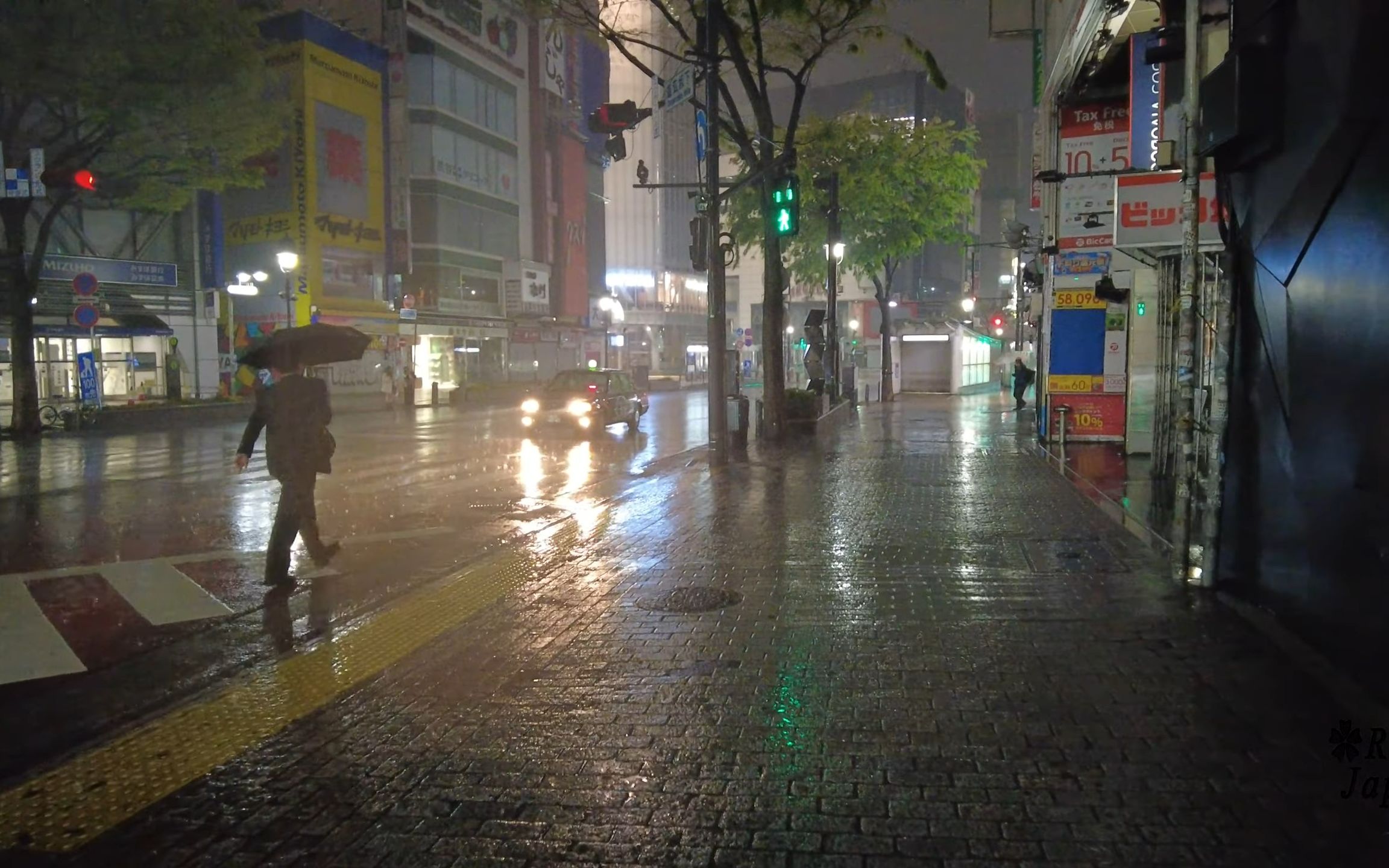 [图]【2K超高清-日本】午夜在日本东京涉谷的大雨中行走-城市之声雨声助眠（2022.7.5）