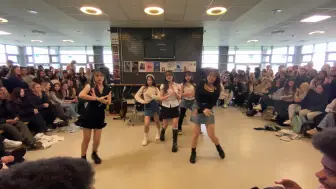 Download Video: 【KPOP IN SCHOOL】美高亚裔超美小姐姐表演kpop STRAYKIDS SEVENTEEN GFRIEND LESSERAFIM ITZY  NM