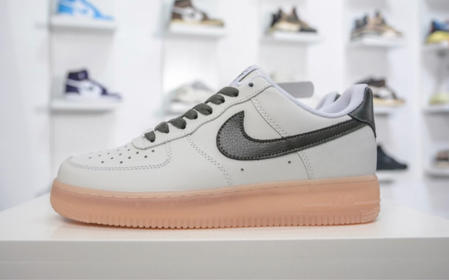 耐克 nike air force 1 low 橄榄绿生胶空军一号低帮运动鞋货号cj1608