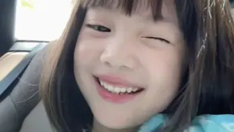 每一个甜妹身边都有一个御姐