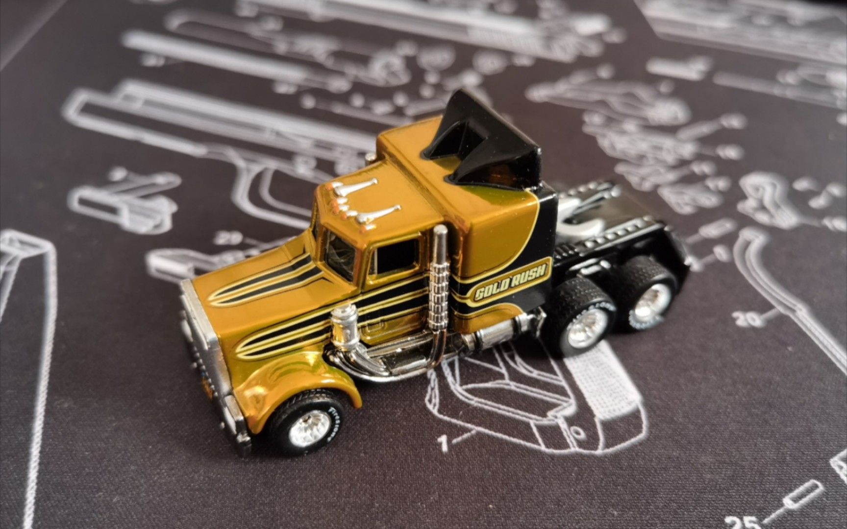 评测风火轮rlc拖头longgone擎天柱原型彼得比尔特卡车