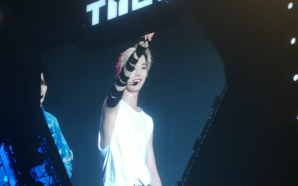 seventeen:粉蓝彩纸一出,太美了啦!