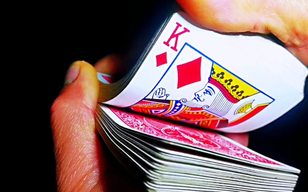 扑克牌的花式洗牌技巧