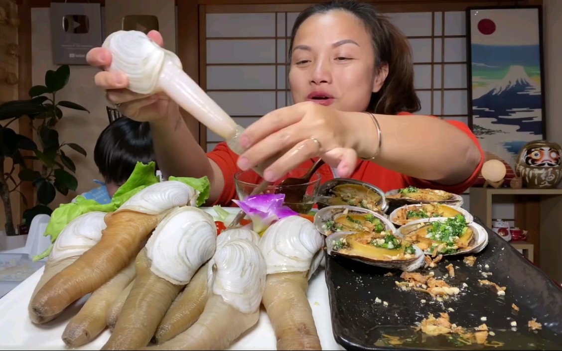 【越南吃播】象拔蚌~蒜蓉鲍鱼~_哔哩哔哩_bilibili