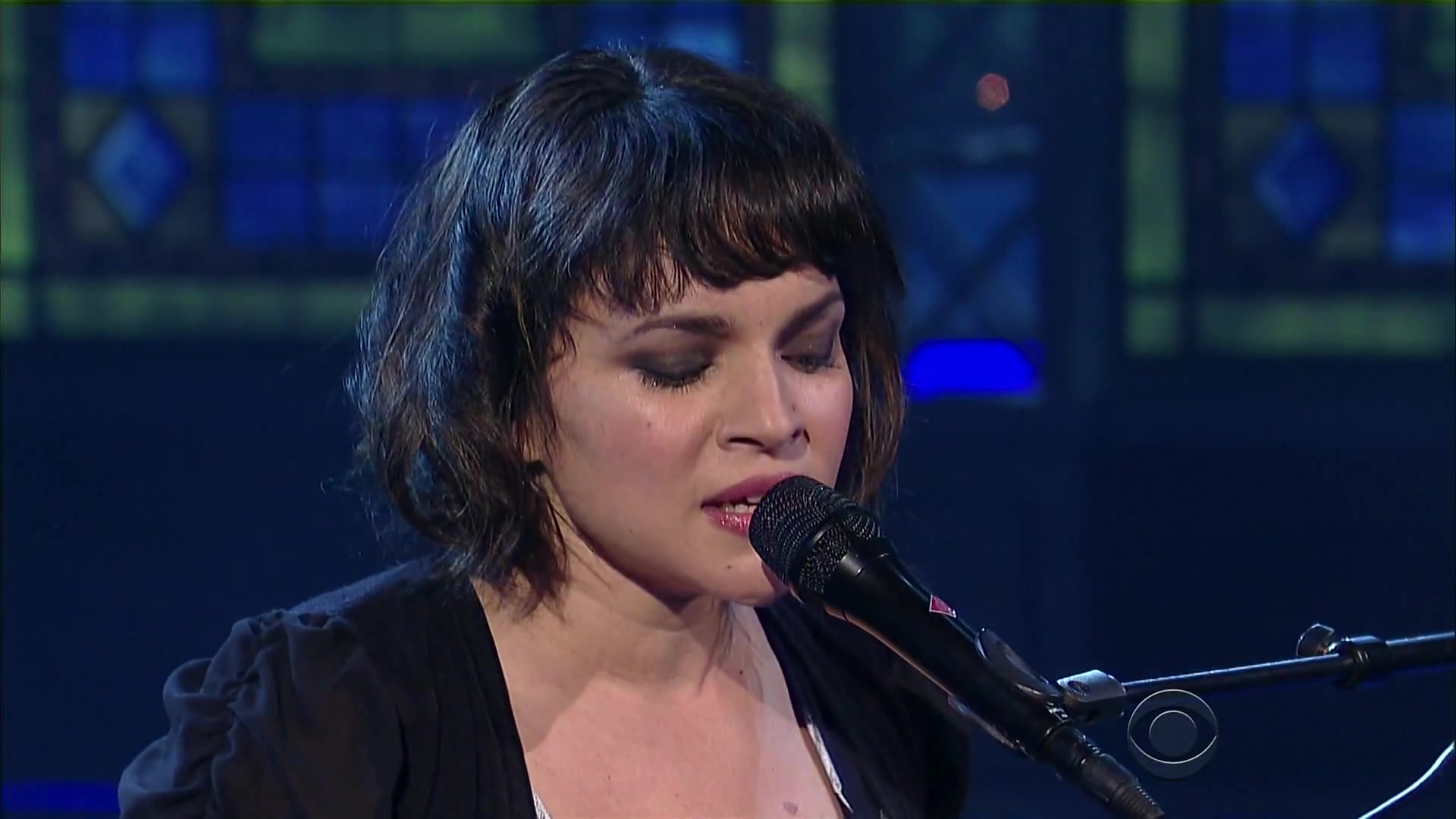 [图]【2003格莱美年度歌曲】Norah Jones - Don't Know Why (Live Letterman) 2015.05.06