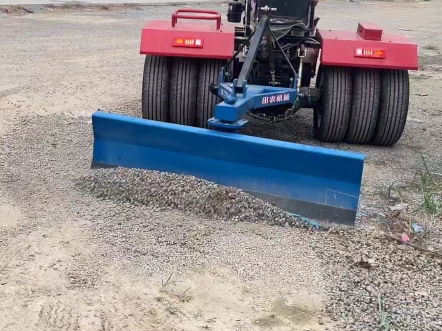刮板机 #平地机 #平田器 #刮土板平地机 #平地机高手工作视频