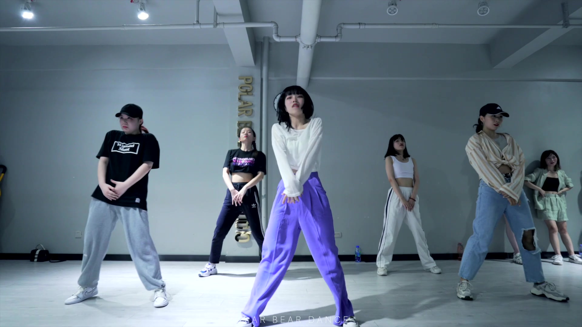 白熊舞蹈exoloveshot宇宙少女vermia随堂视频