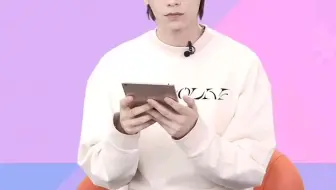 暧男丁禹兮在线帮你挑口红色号 讲土味情话。