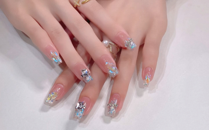 显白爆闪亮片美甲来啦#超好看的美甲#仙女必备#美甲款式推荐#高级感