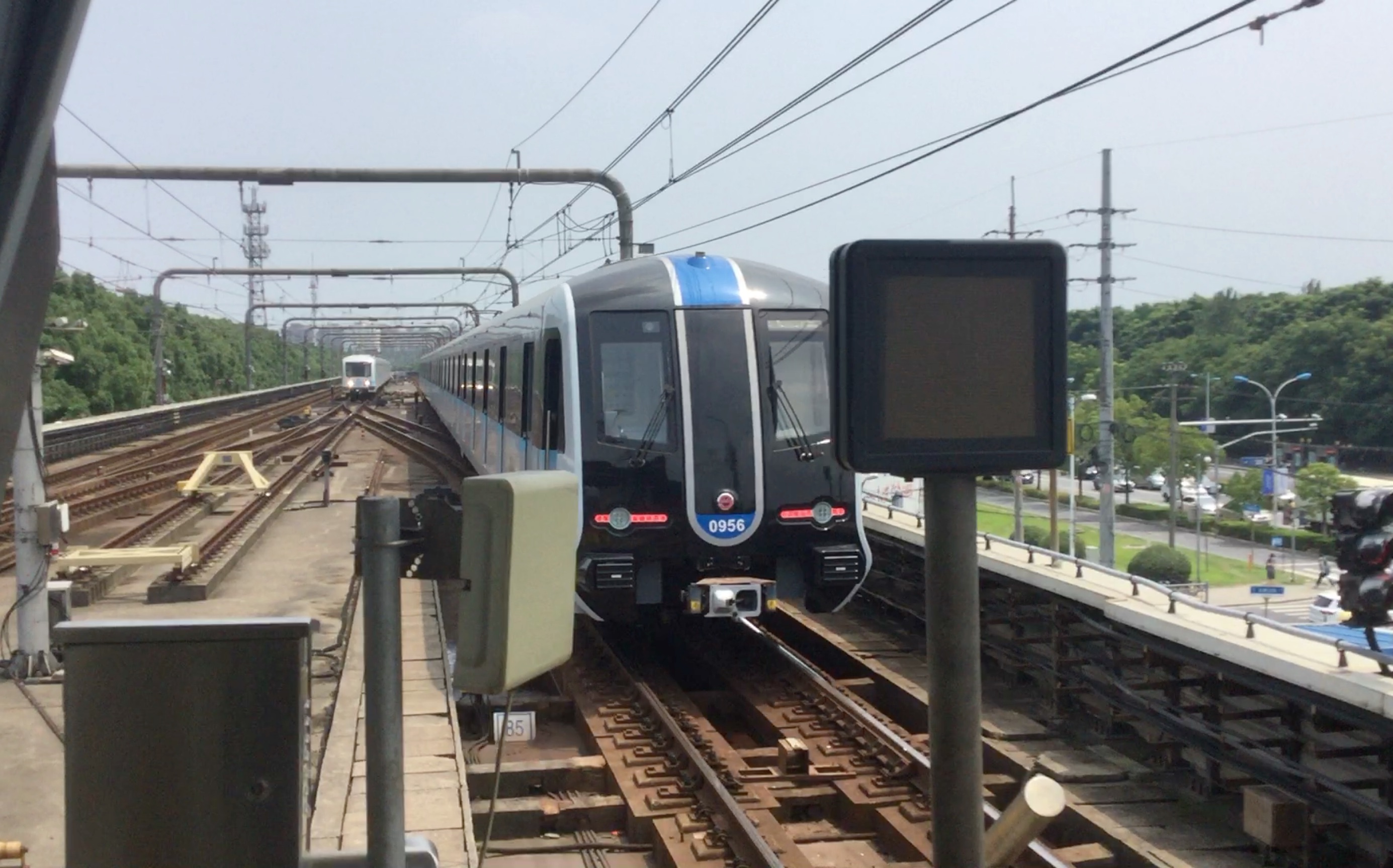 【上海地铁9号线】0956#出佘山站 松江南站站方向