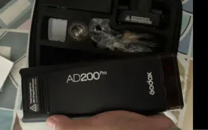 Télécharger la video: 【开箱】年轻人的第一颗AD200