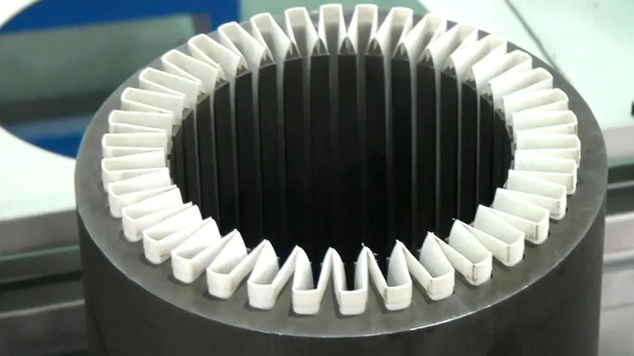 马达 - 泵电动机定子槽绝缘的机器