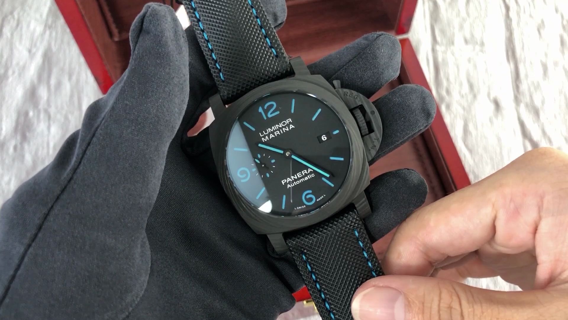 硬核解毒,三千不到入手沛纳海1661腕表,锻造碳纤维出自国产之手_哔哩