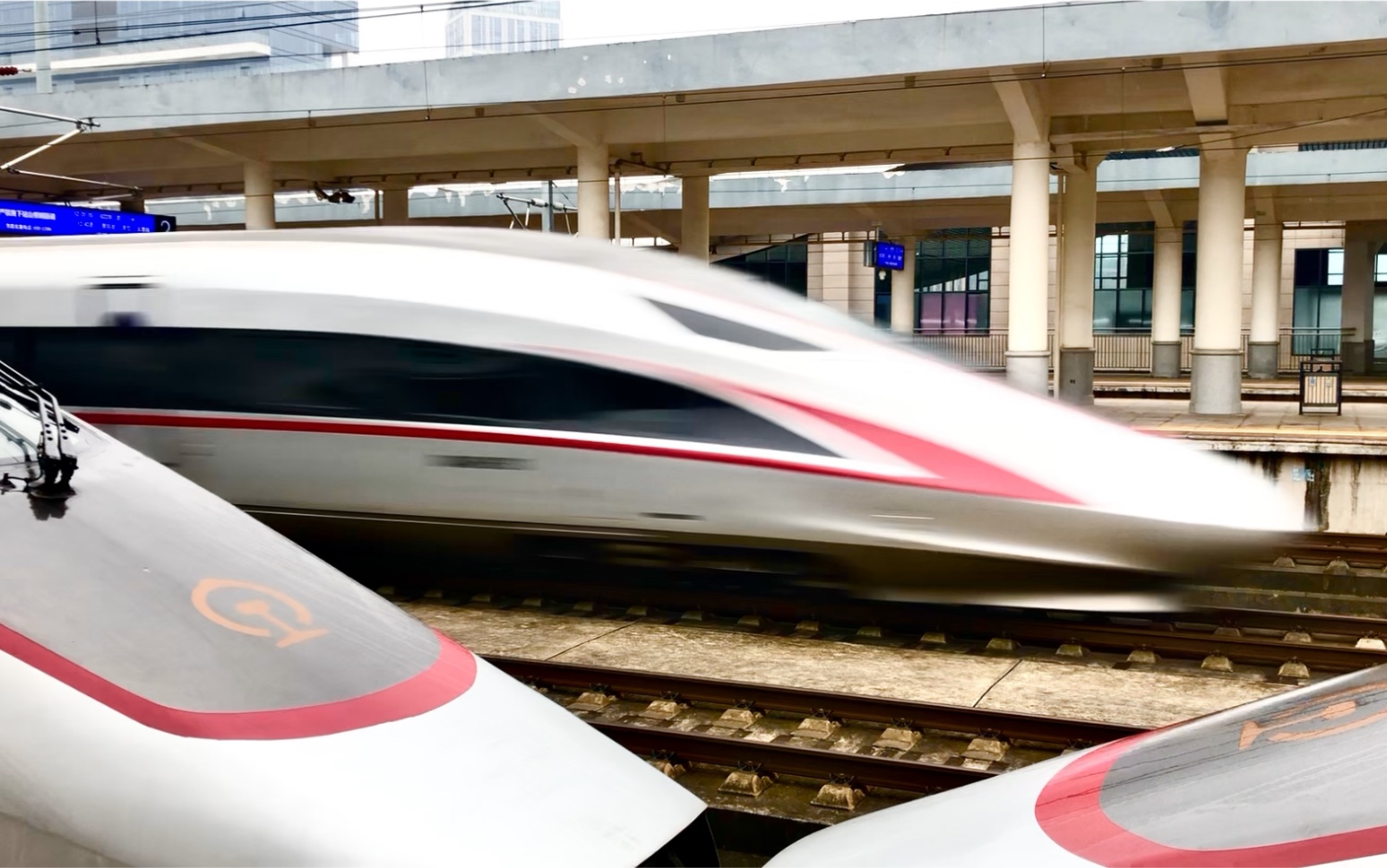 成渝双城bus〕g8618沙坪坝-成都东(cr400af-2013-2245)正线跨越内江