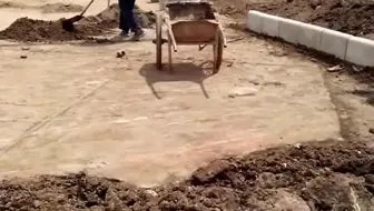 进门道路的路边石砌筑