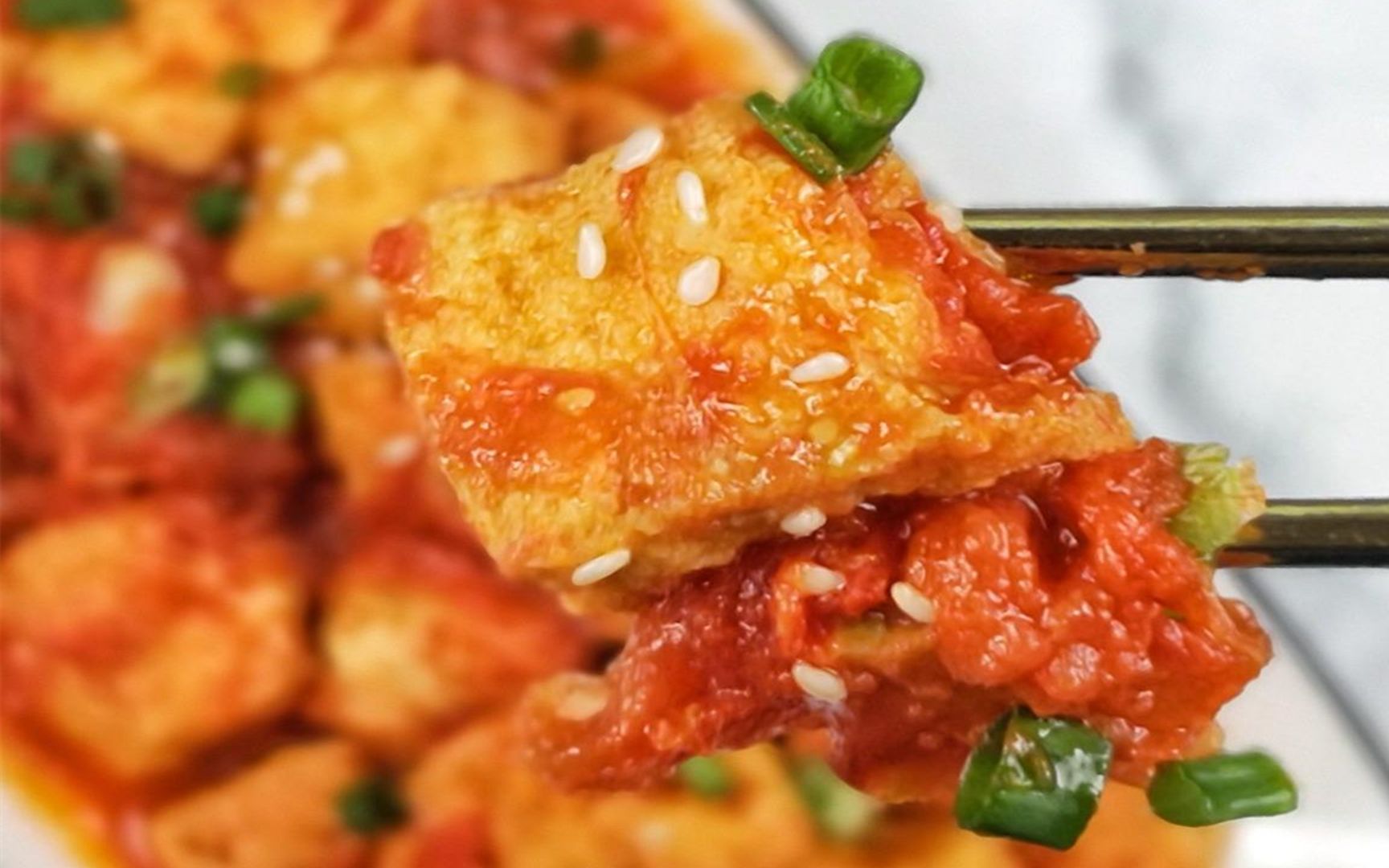 西红柿跟豆腐简单烩一锅,开胃爽口,太适合冬天吃了,全身暖乎乎