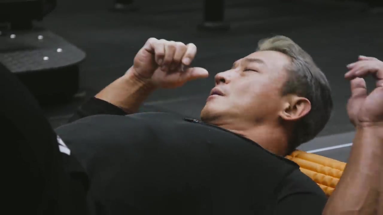 韩国著名健美运动员金俊浩两天全身训练过程