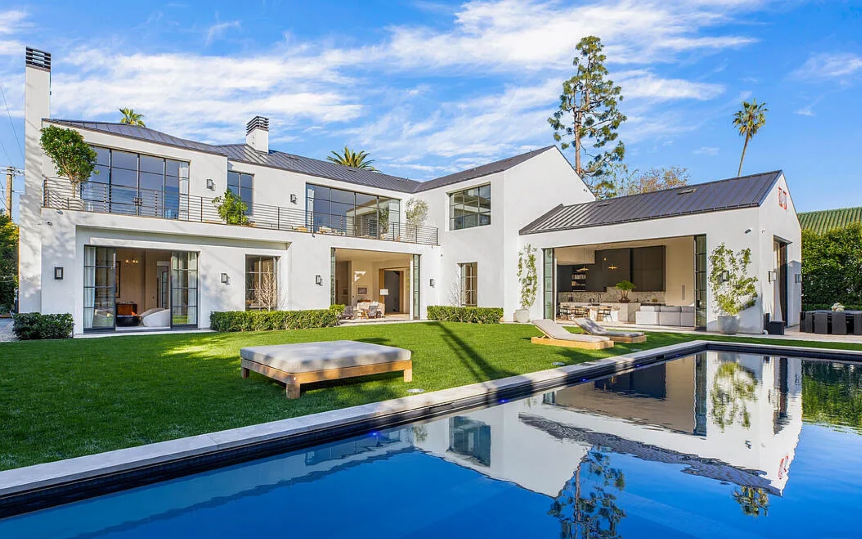 在加州洛杉矶的一座精心设计的现代豪宅丨12846 highwood st, los