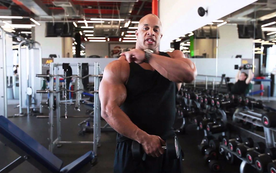 【豹哥健身】维克多健美基础教学之三角肌 直击"翻肩"疑问   中文字幕