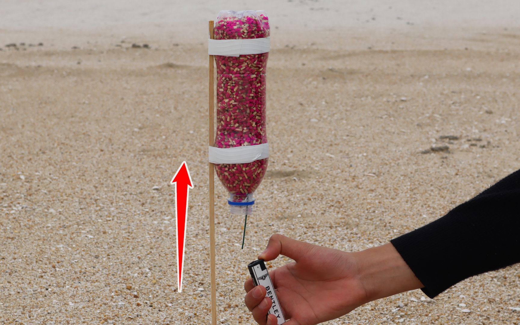 用10000根火柴头制作大型"窜天猴",点燃后,会发生什么呢?