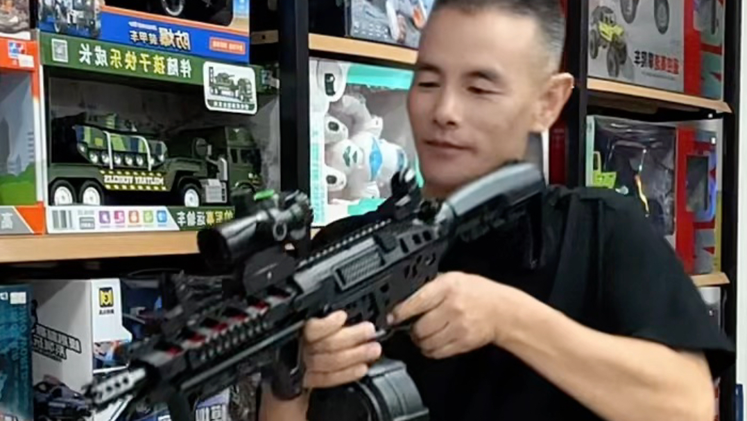 #有男生会拒绝这个玩具吗 #悍迪 #AR15 #ar15突击步枪