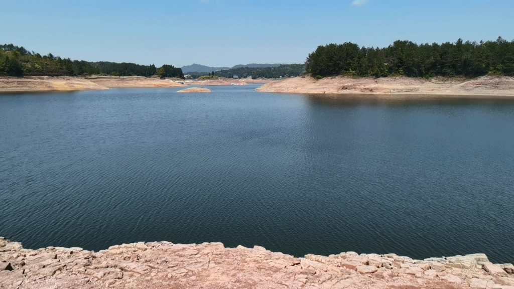 百丈漈飞瀑水源_天顶湖