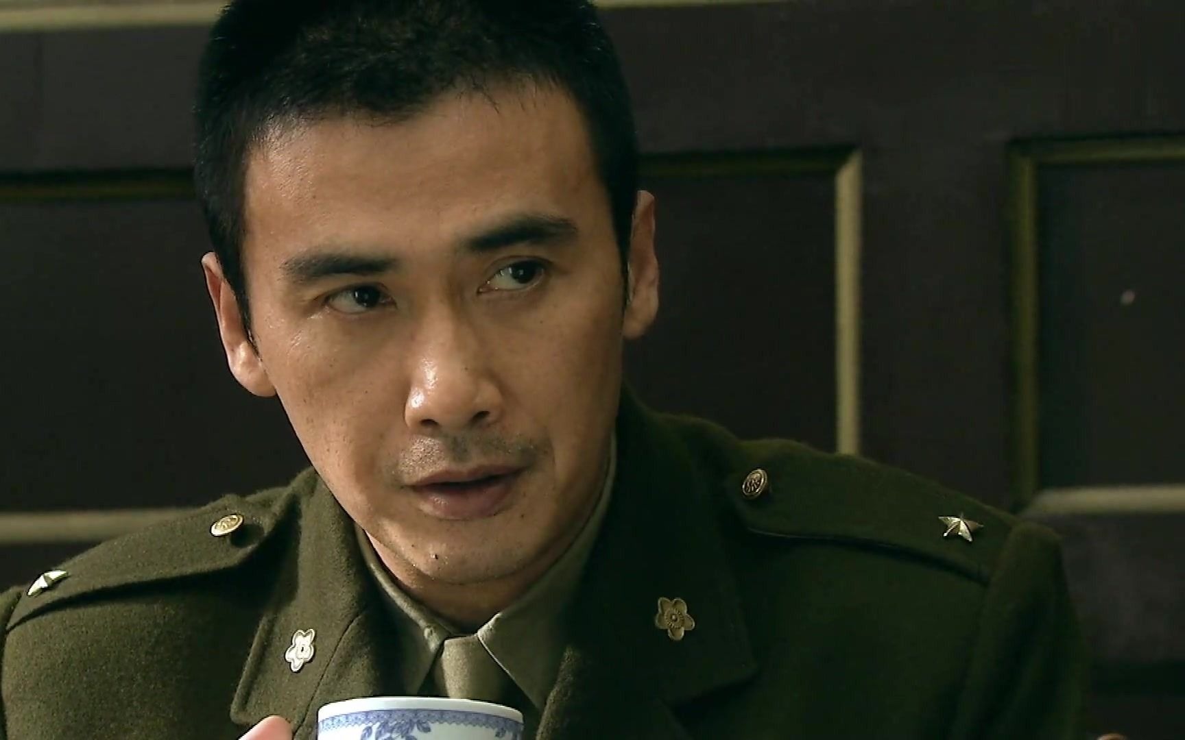 断刺 唐栋得知李赫男手中毒药来源,胡云之毅然咬舌自尽.