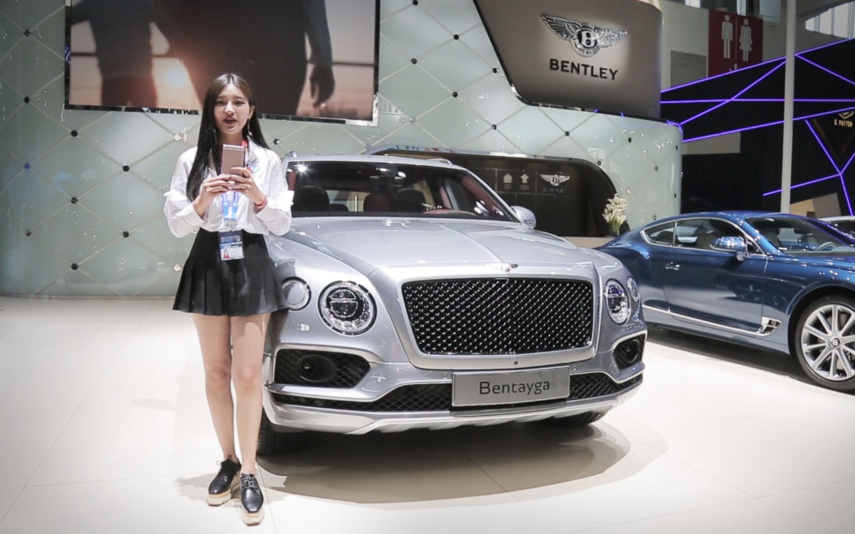 宾利女销售走光私处,炒作还是有心?不雅照曝光