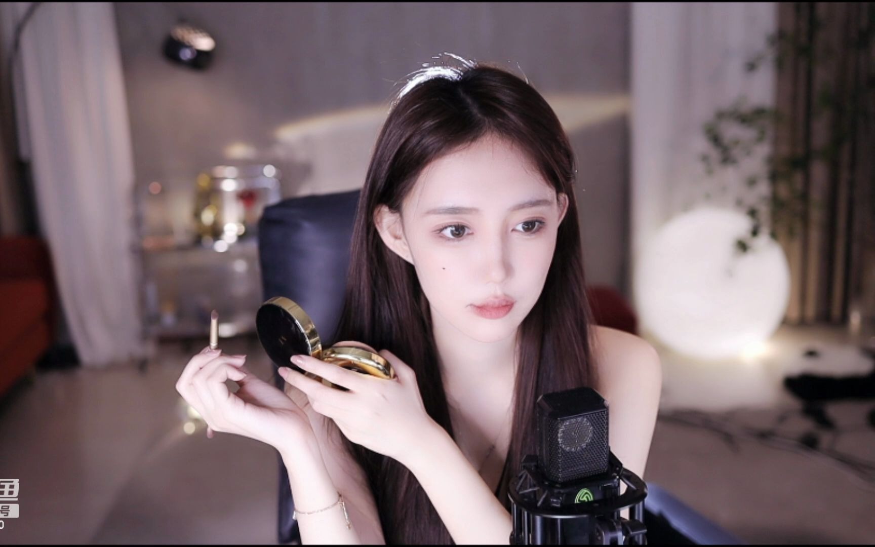 王雨檬呀_2022-04-07 21时45分摄人心魄小雨檬