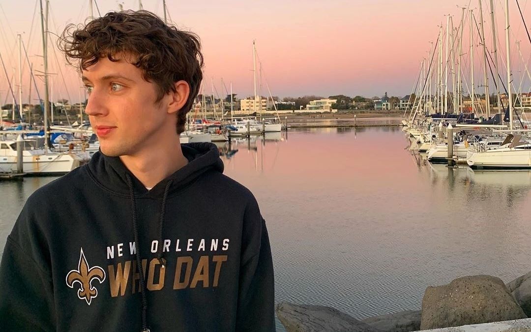 断眉charlie puth - girlfriend(音乐) 戳爷troye sivan(现场)混剪