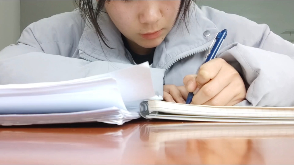 普通女大学生学习英语的一天!