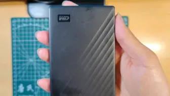 西数随行版2T移动机械硬盘