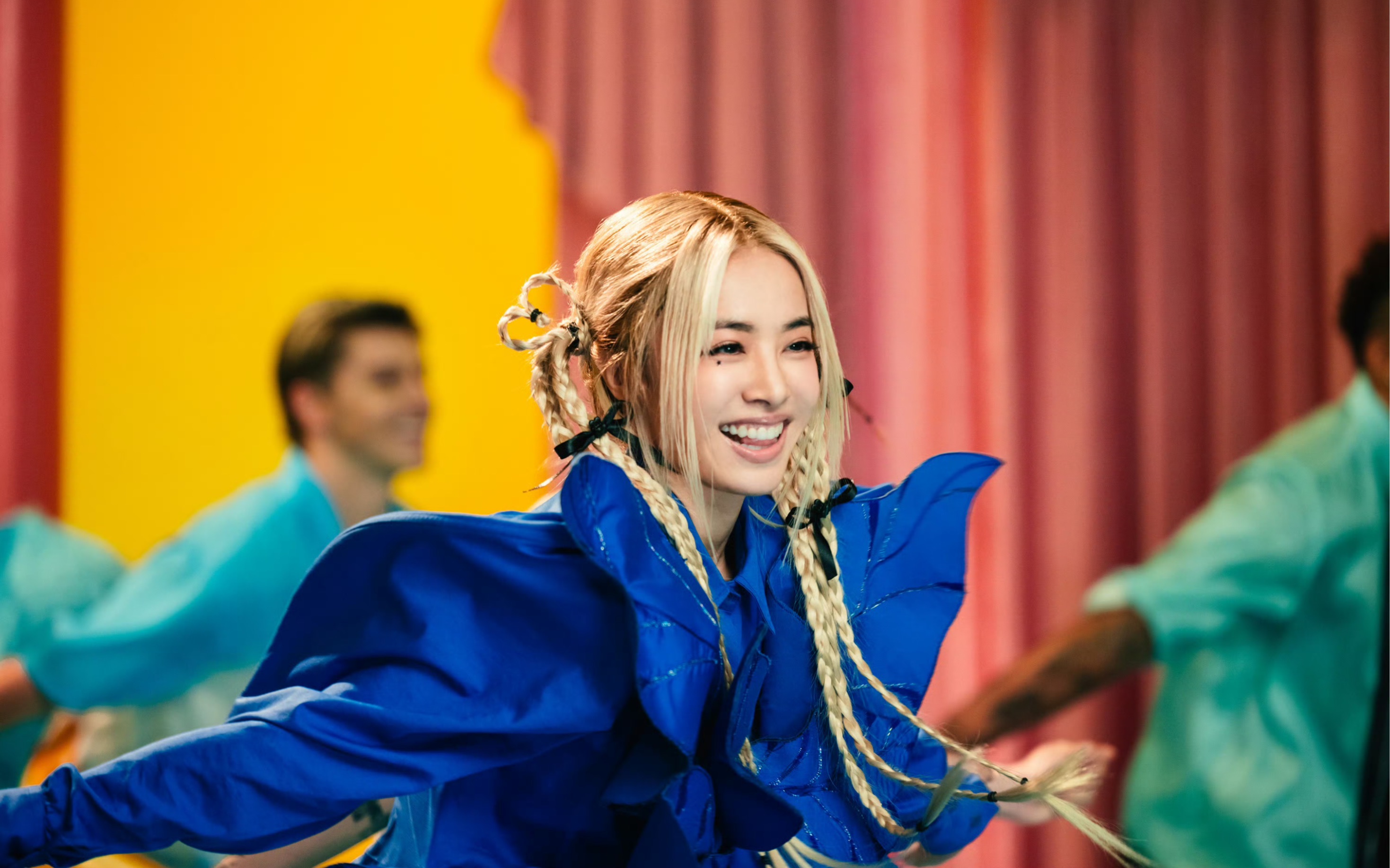 年度快乐压轴登场!蔡依林「oh la la la」mv首播,散发你的快乐多巴胺!