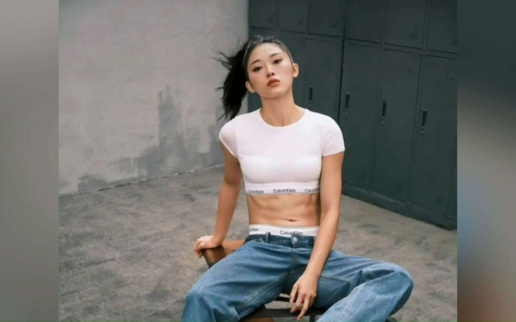 官方力挺!吴艳妮登国家体育总局杂志封面,无惧争议秀发达腹肌