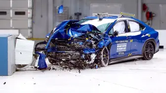 Скачать видео: 全新斯巴鲁WRX（2024）碰撞测试！！