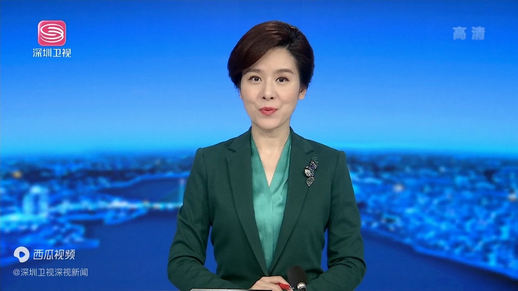 深圳卫视新闻主持人图片