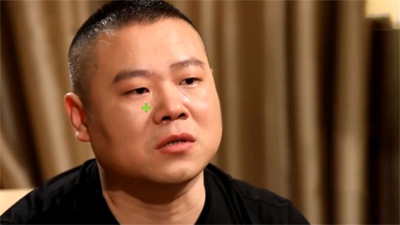 德云社猛男现场流泪,烧饼台上致敬师父痛哭,岳云鹏诉说辛酸过往