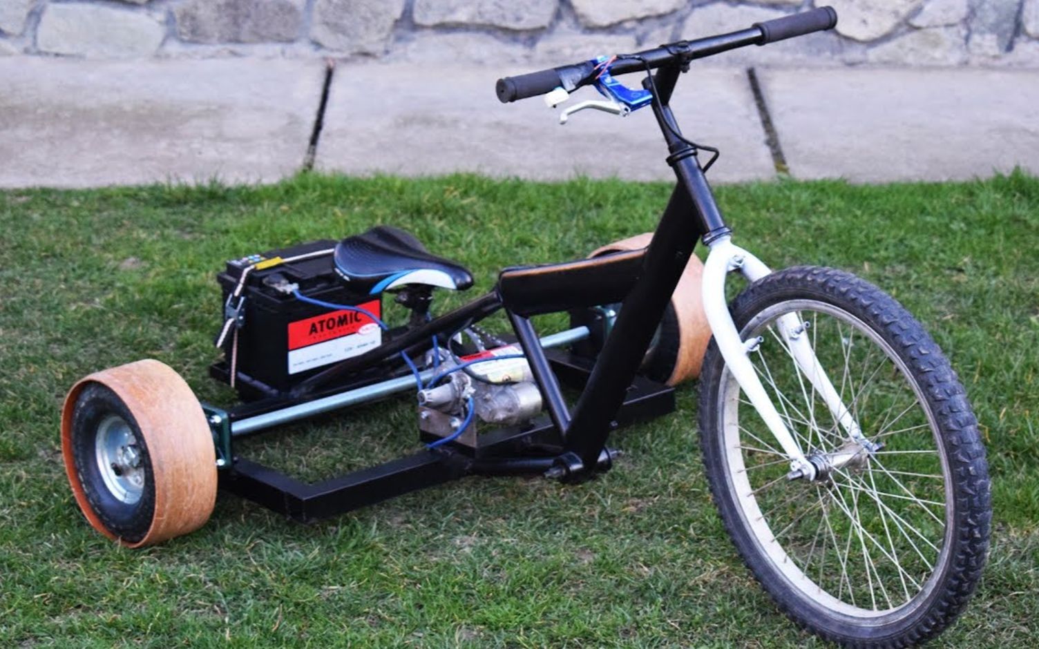 打造一辆漂移三轮车,技术不太好,但漂移没问题