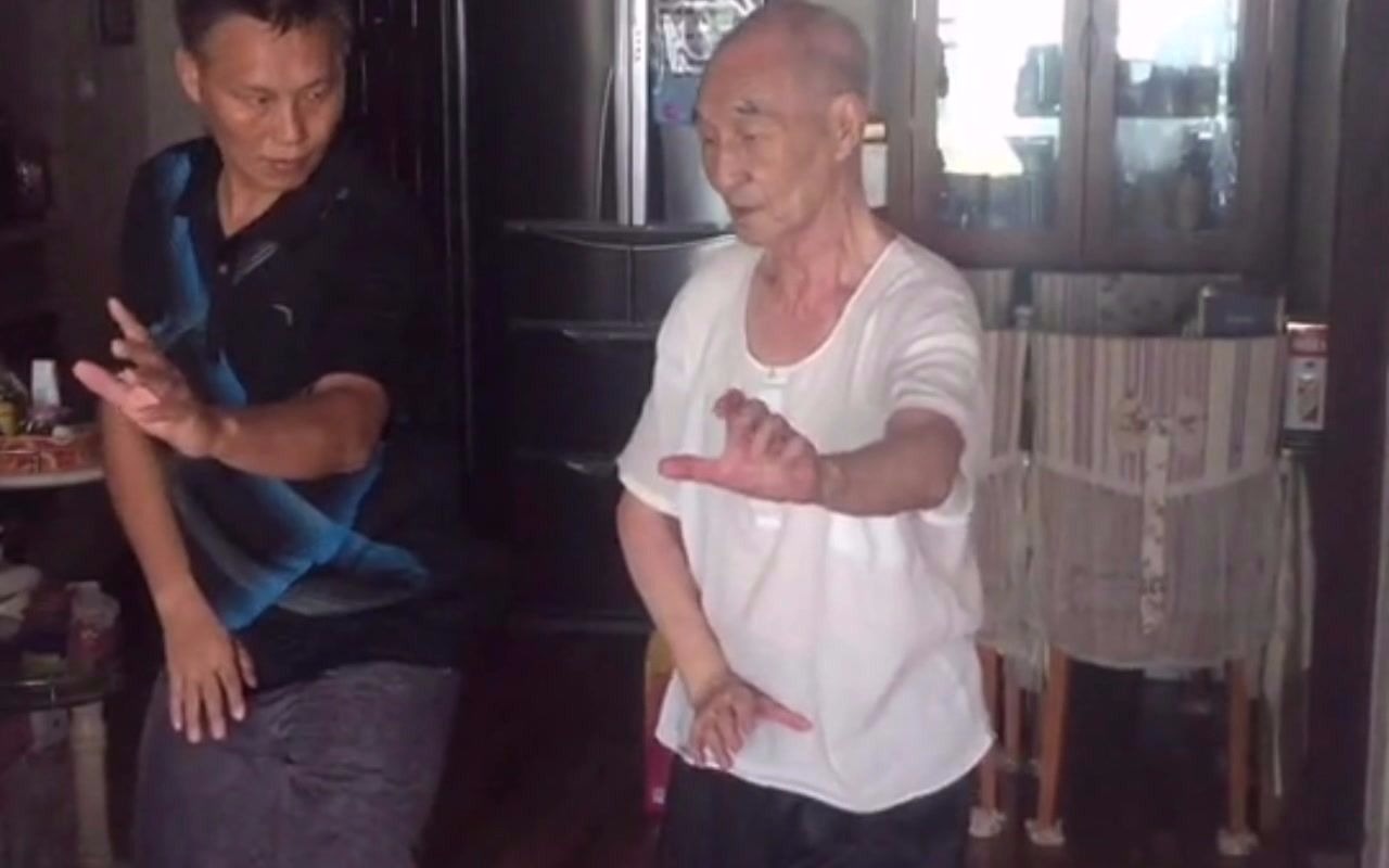 南京老武术家王祺先生演示形意拳劈拳