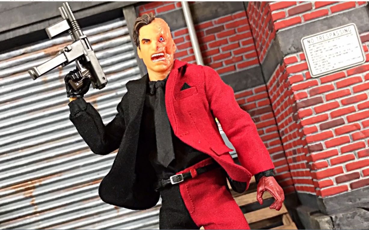 双面人mezco toyz one12 collective dc two face action figure