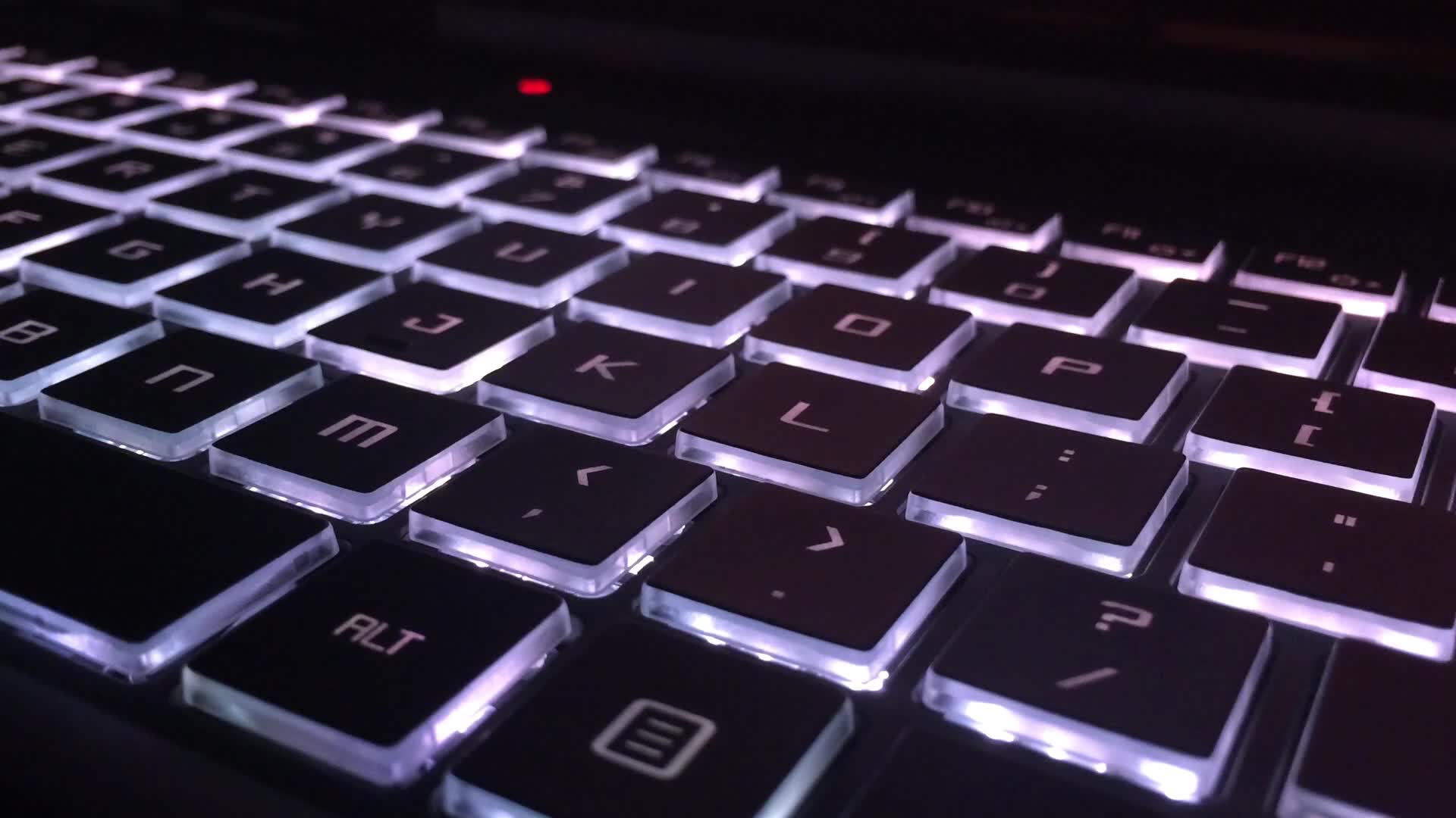 炫酷到飞起!金钢t1的32色rgb背光键盘灯