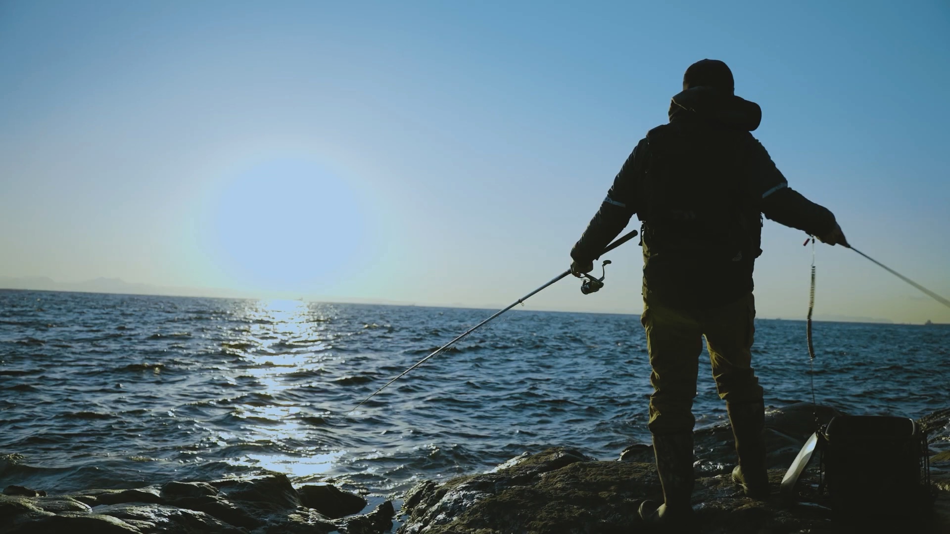 钓鱼老:不用给我手机和wifi,给我一个鱼竿我就能在孤岛快乐的活下去