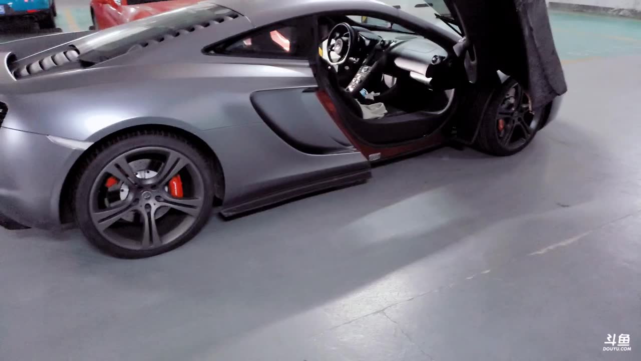 【阿力哥丶9527】2021-01-01 斗鱼标题:迈凯伦上海小姐姐