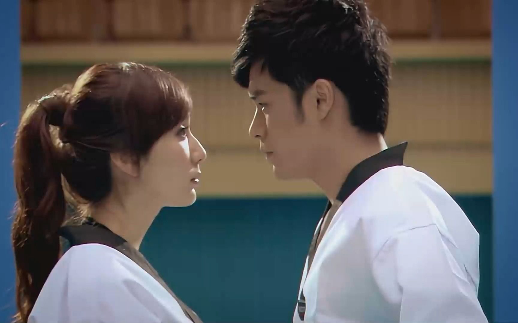 一菲:小贤,跪下!