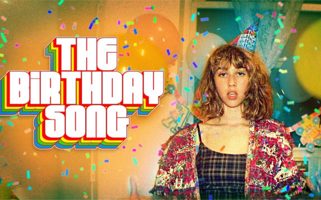 [图]Caroline Konstnar The Birthday Song 女神为你唱生日歌！