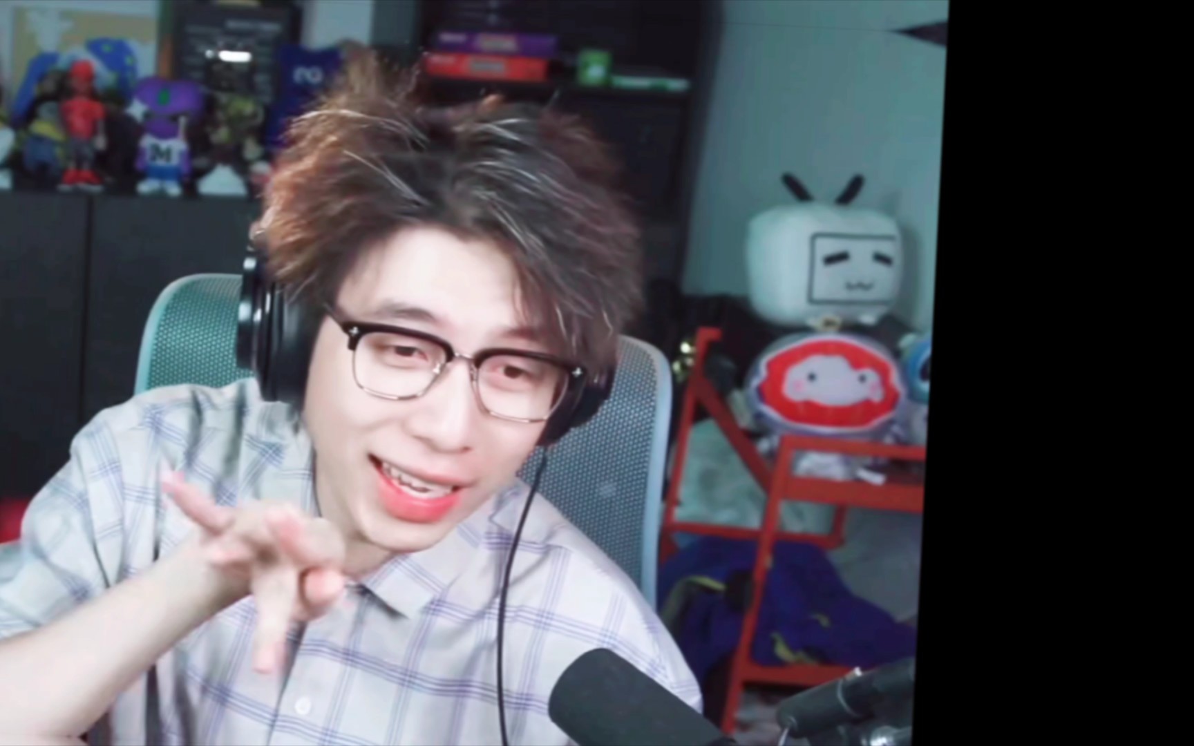 [王瀚哲]"想在酩酊中与你相依,想假意酒醉与你亲吻.