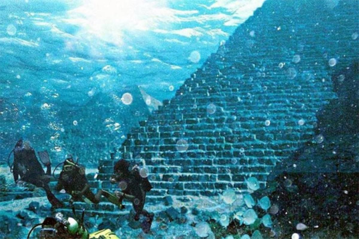 水下金字塔百幕大三角图片