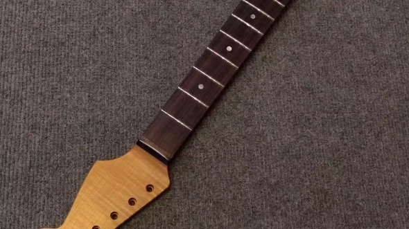 径切无氧烤虎纹枫木st琴颈