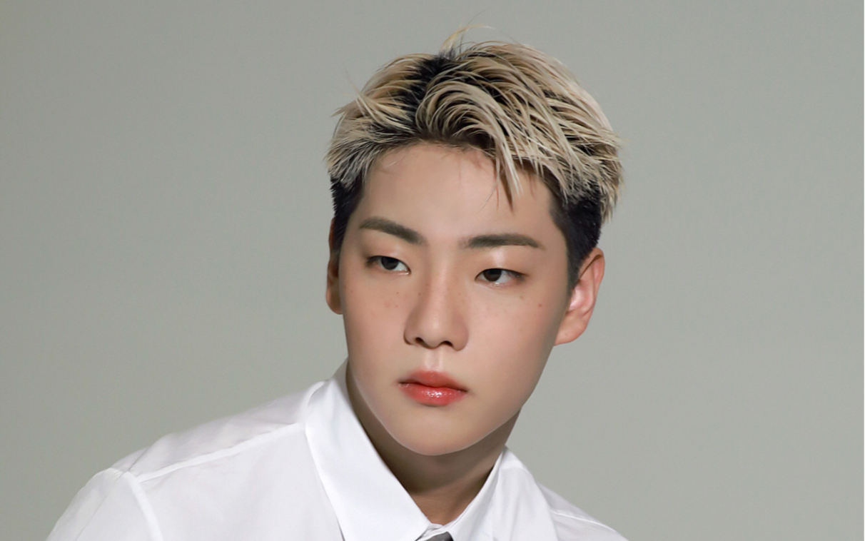 elle shooting behind 李昌润 e-tion cut