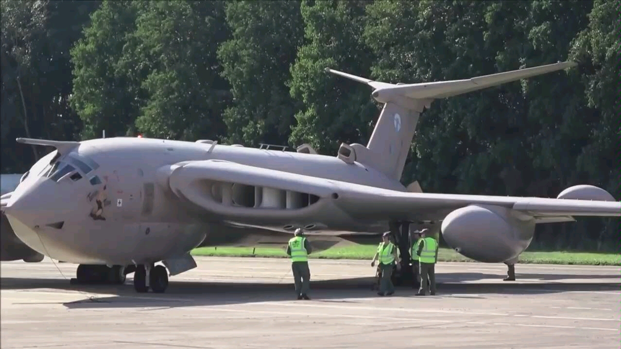 长相奇葩的英国胜利者轰炸机